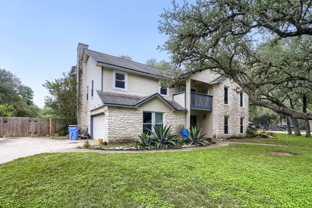 215 Dewberry Cove, Buda