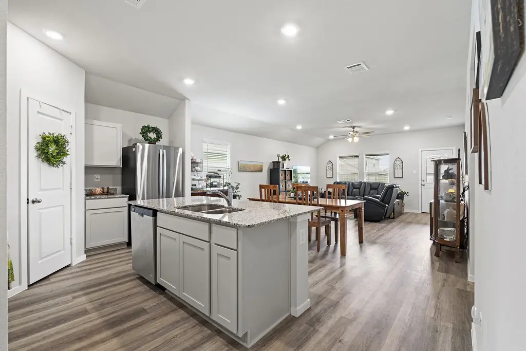 405 Perry Place, Rockdale