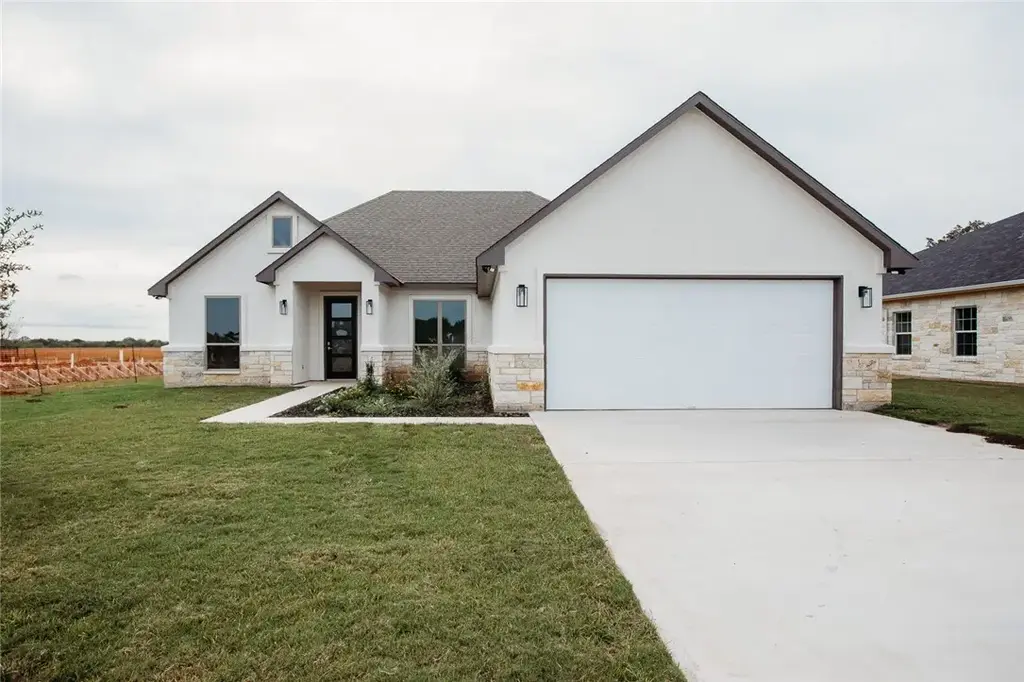 127 Loon Drive, Bastrop