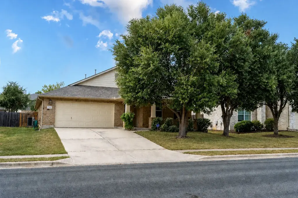 9408 Castle Pines Drive, Austin