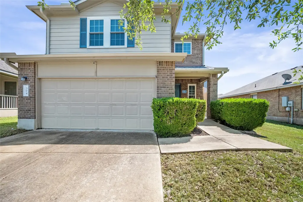 304 Kingfisher Lane, Leander