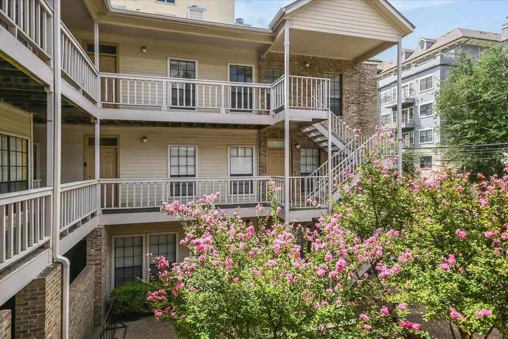 715 W 22nd 1/2 Street 208, Austin