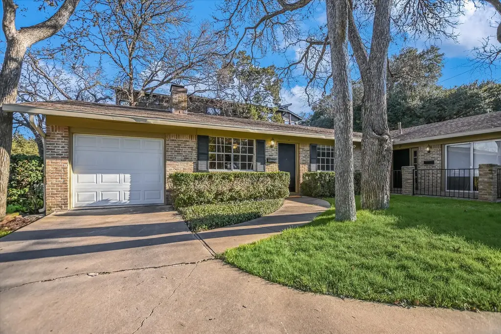 2403 Trailside Drive A, Austin