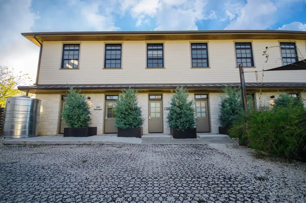125 Rose Street 102, Buda