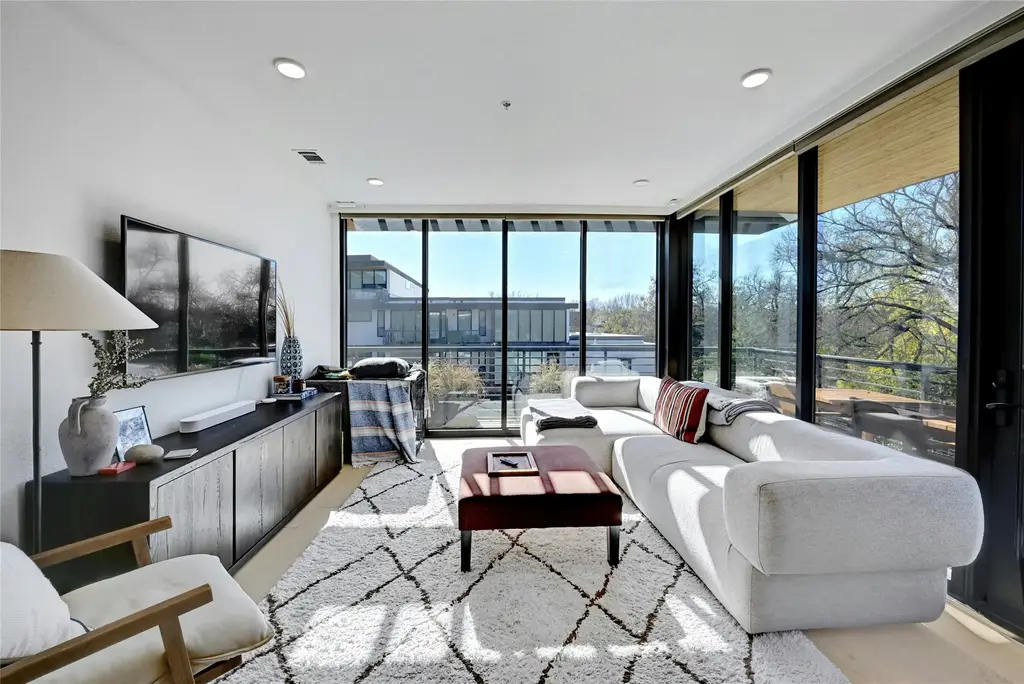 1600 S 1st Street 301, Austin