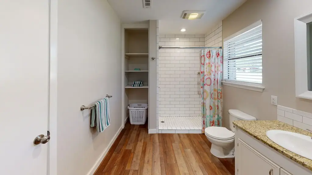 802 Amy Circle, Marble Falls