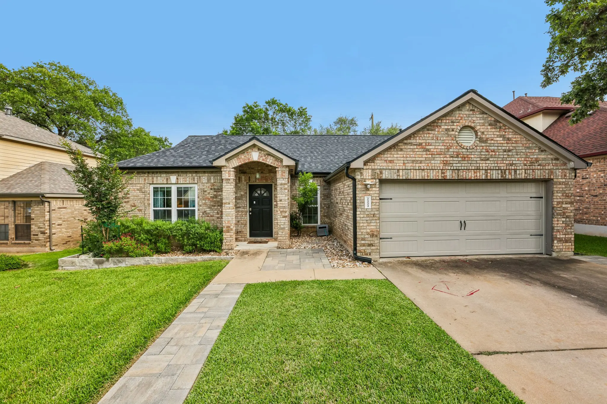 Photo of Listing #3845697