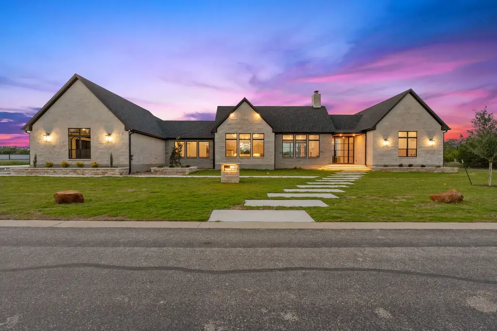 501 Rawhide Lane, Florence
