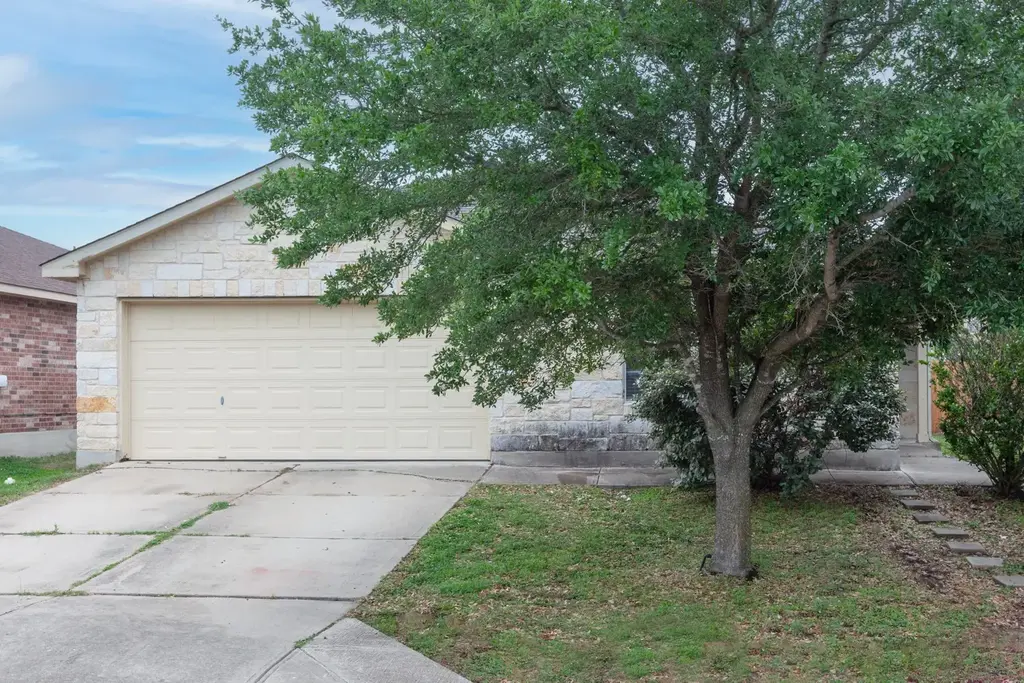 329 Outfitter Drive, Bastrop