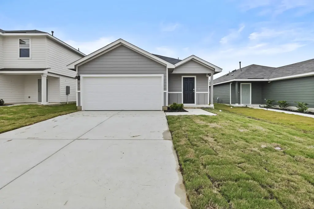 417 Low Pasture Trail, Maxwell