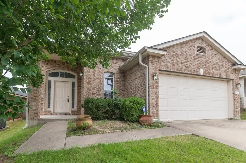 516 Sweet Leaf Lane, Pflugerville