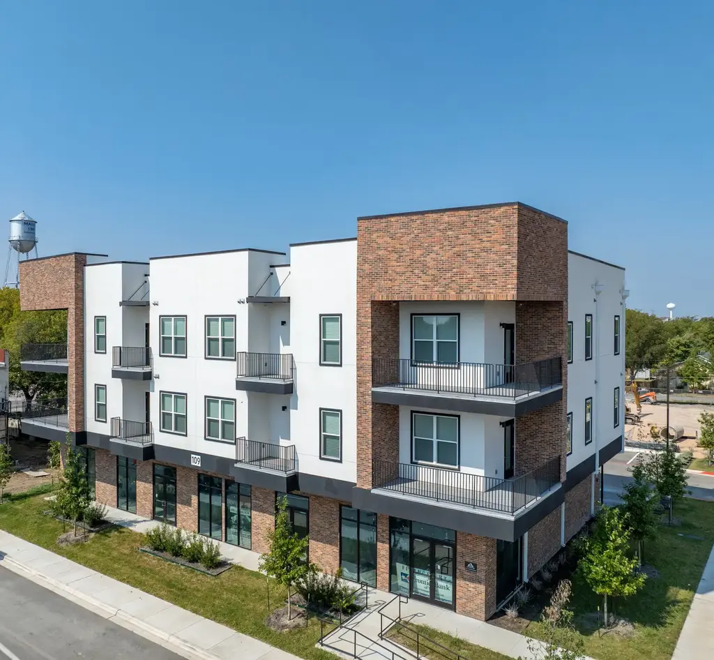 109 N Lexington Street 202, Manor