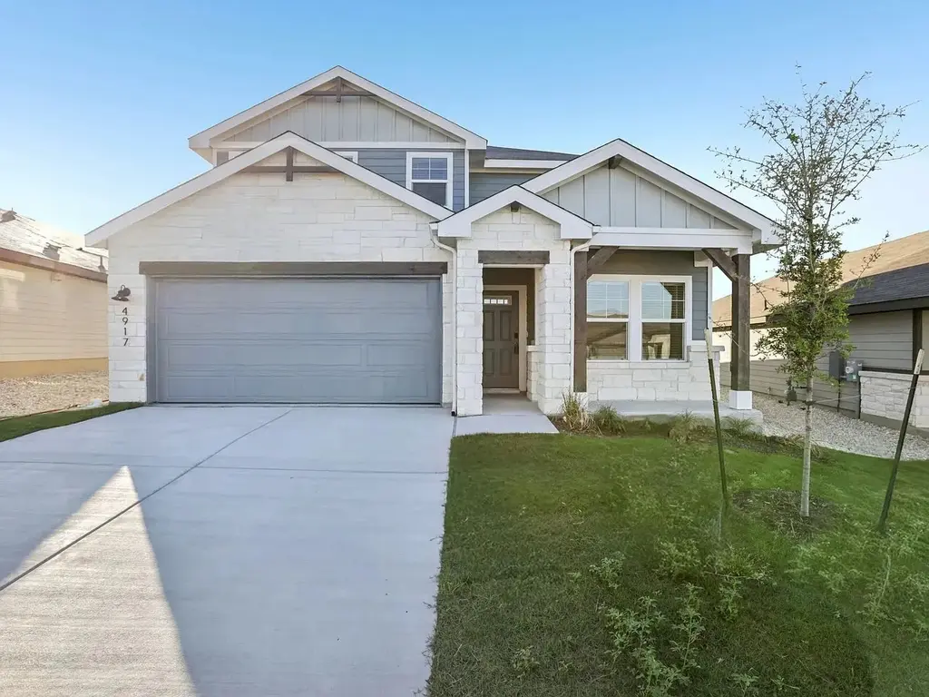 4917 Stockton Lane, Del Valle