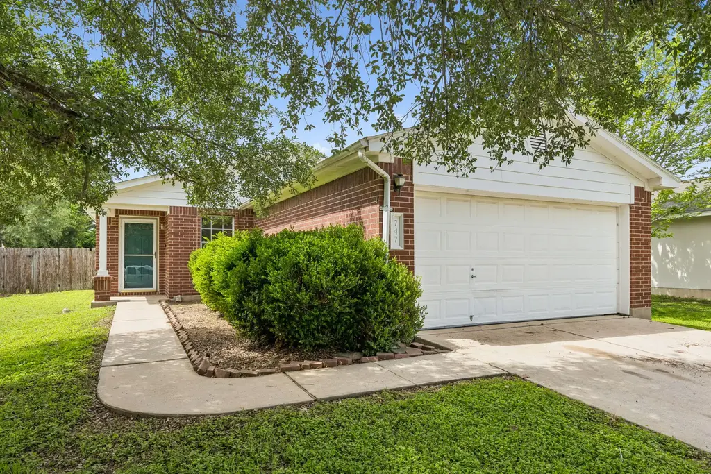747 Blair Avenue, Bastrop