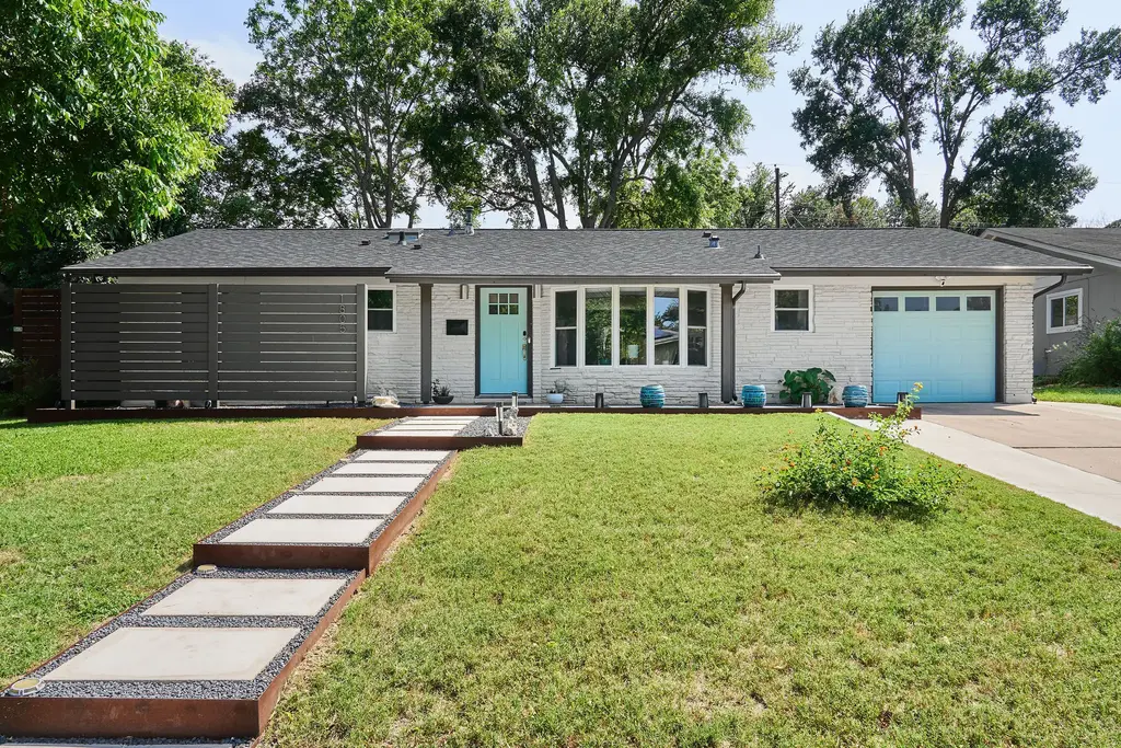 1805 Saint Albans Boulevard, Austin