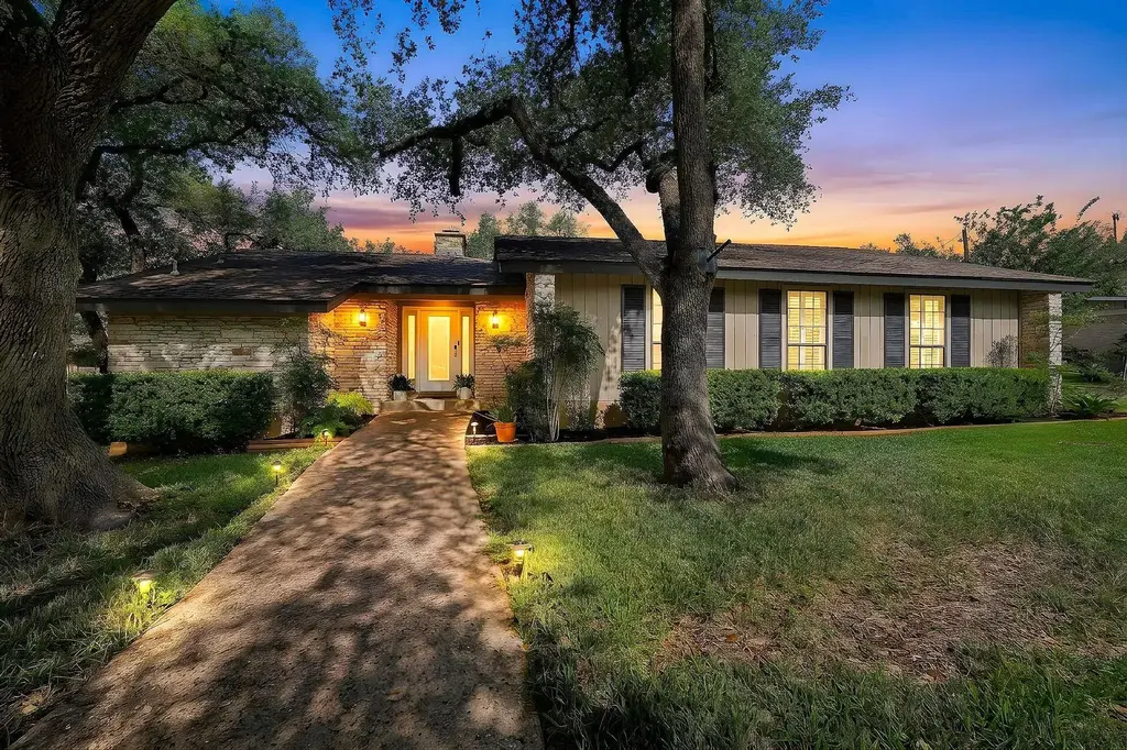 9105 Balcones Club Drive, Austin