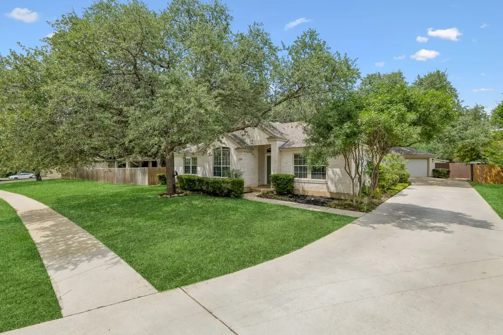 1784 Oak Forest Drive, New Braunfels