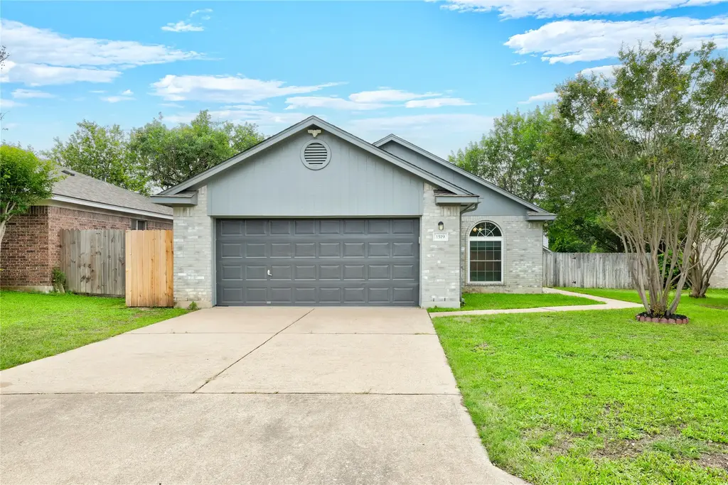 1519 Black Locust Drive E, Pflugerville