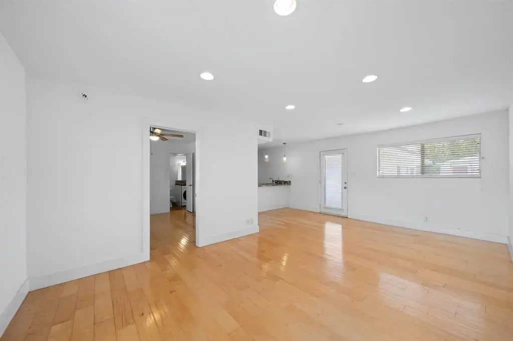 1313 E 52nd Street 107, Austin