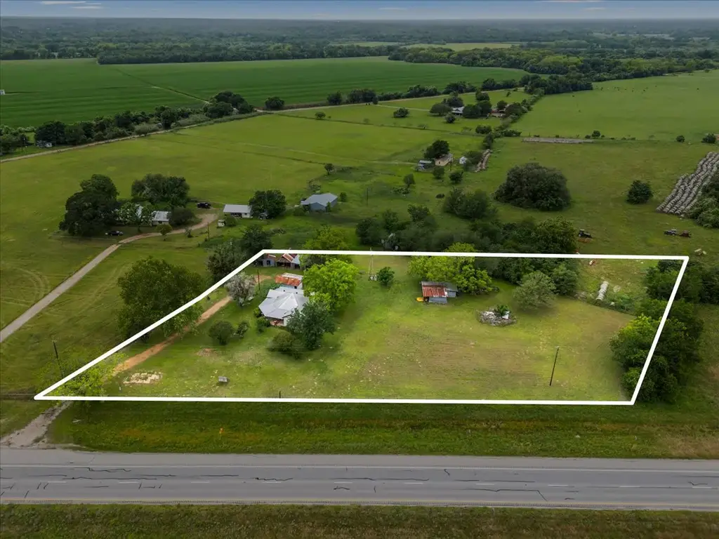 5612 Hwy 71 E, Smithville