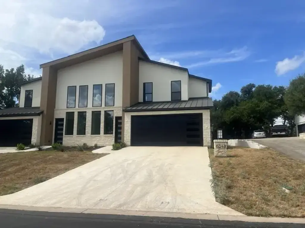 804 Hi Circle W B, Horseshoe Bay