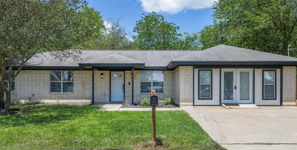 312 Holcombe Drive, Lexington
