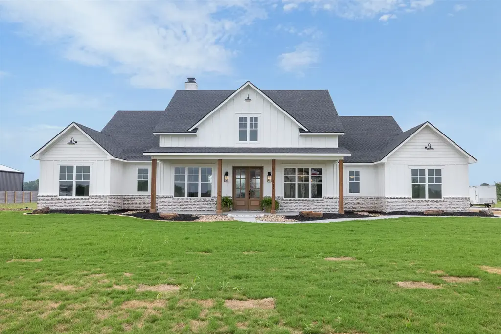 112 Court Side Drive, Snook