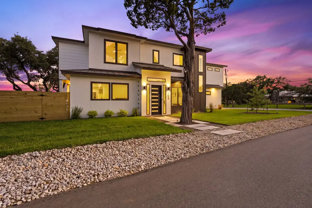 8503 Grandview Drive, Jonestown