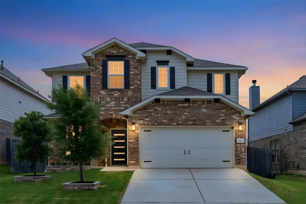 483 Algaroba Loop, Buda