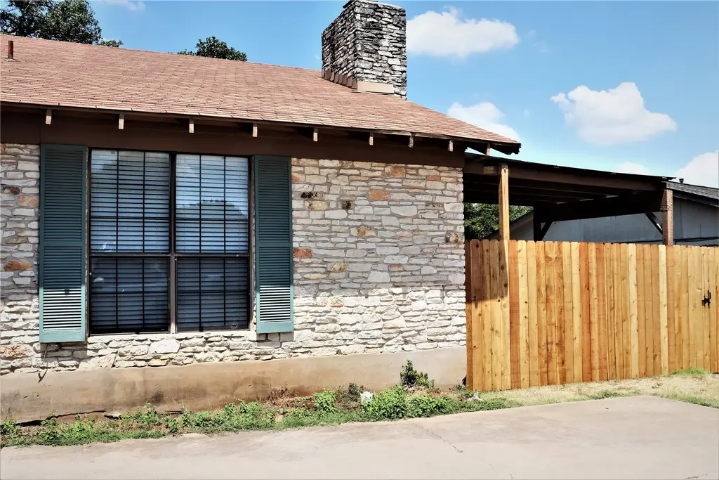 1202 Leander Road A & B, Georgetown