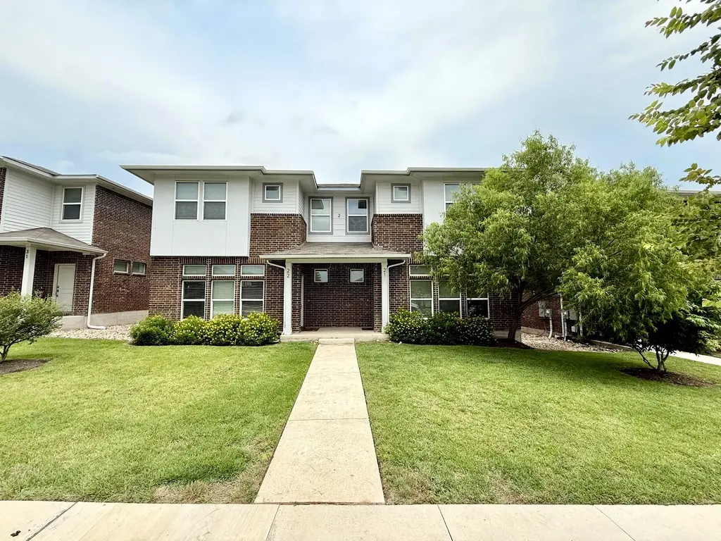 605 W South Street 21, Leander