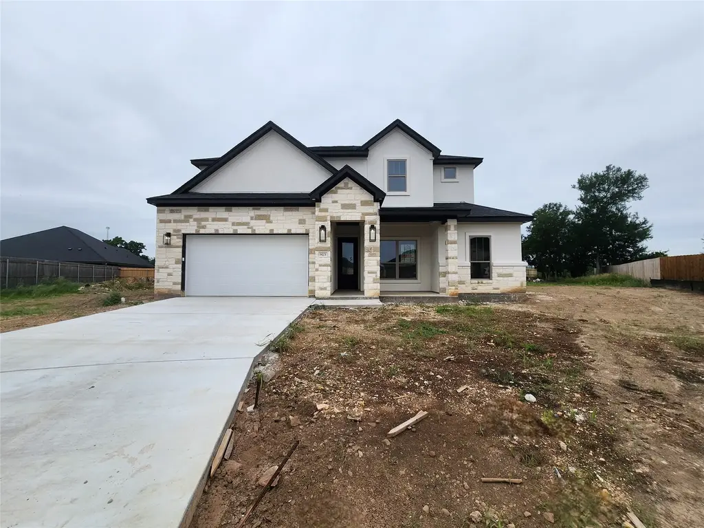 813 Golden Eagle Cove, Salado