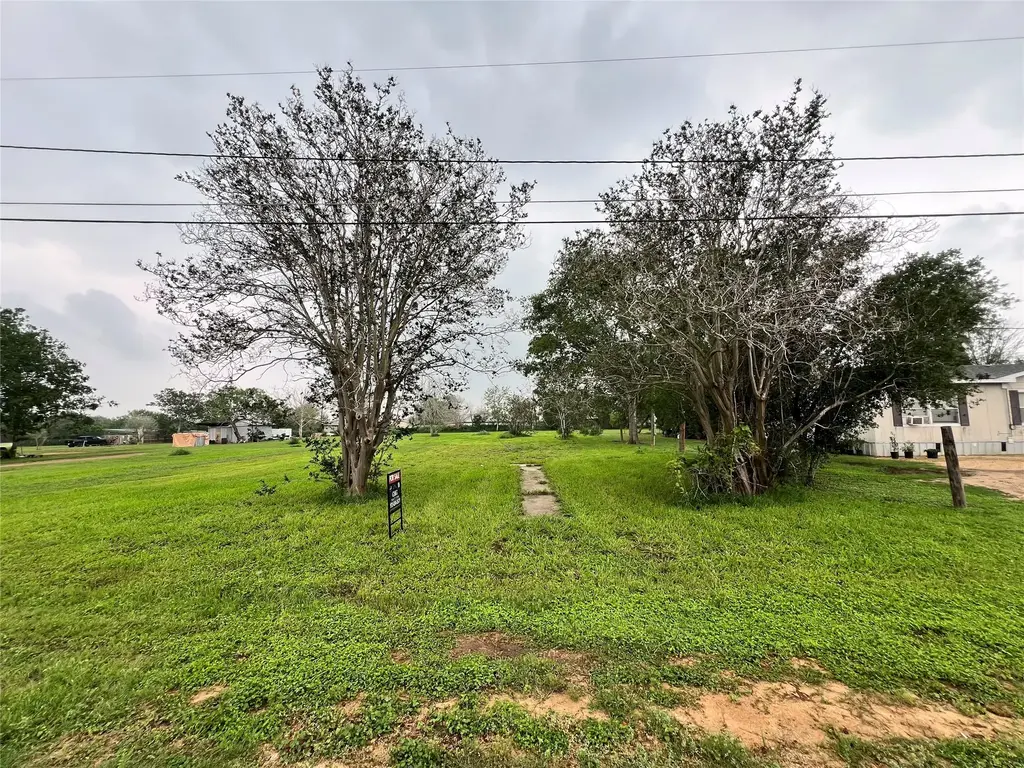 705 E 2nd Avenue, Nixon