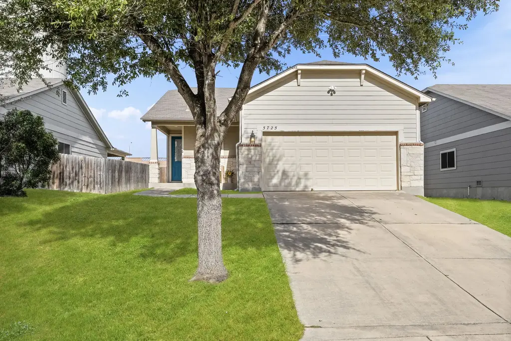 5725 Maxfli Drive, Schertz