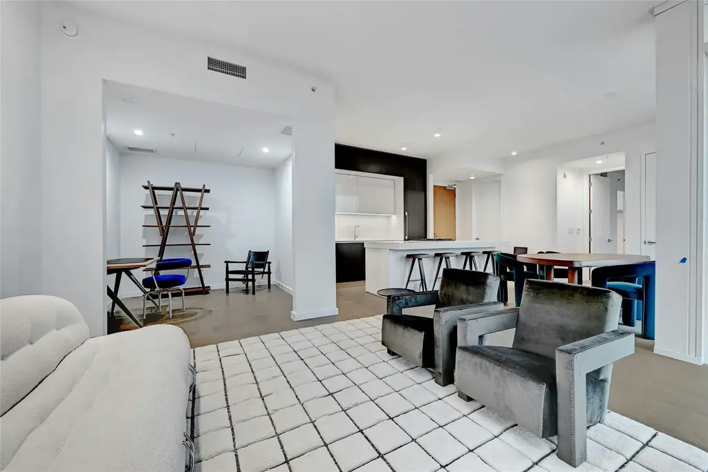 313 W 17th Street 1106, Austin