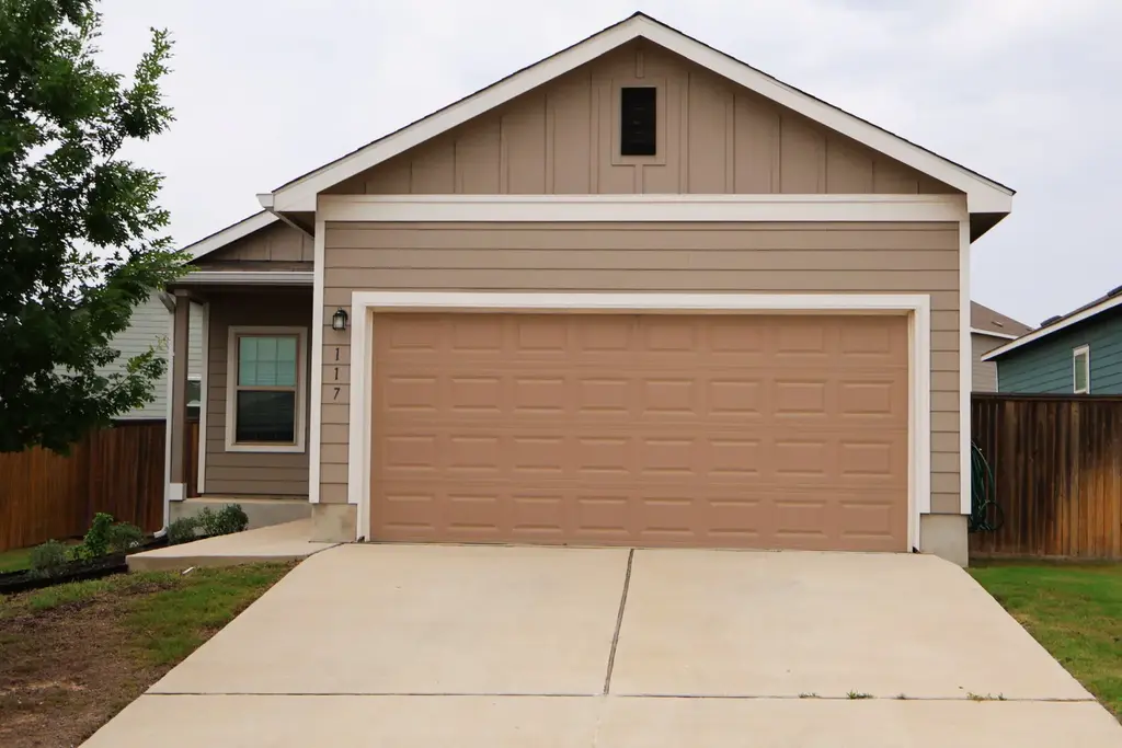 117 Galaxy Way, Jarrell