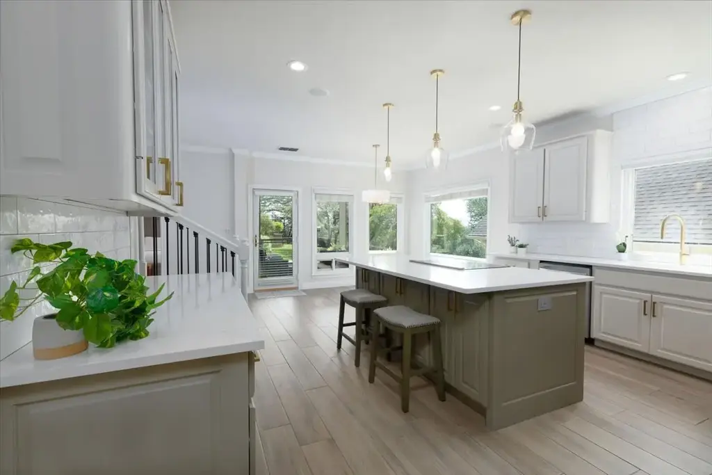 403 Golf Crest Lane, Lakeway