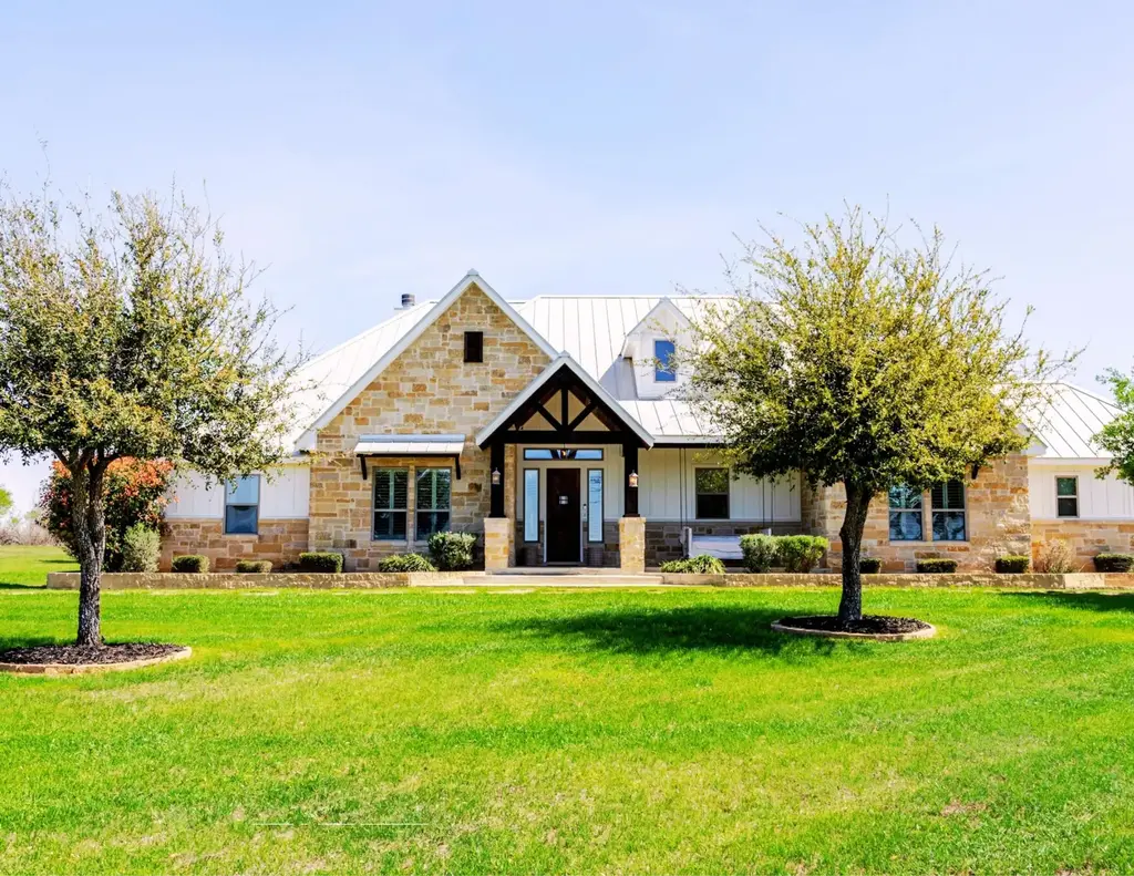 1260 County Road 361, La Vernia