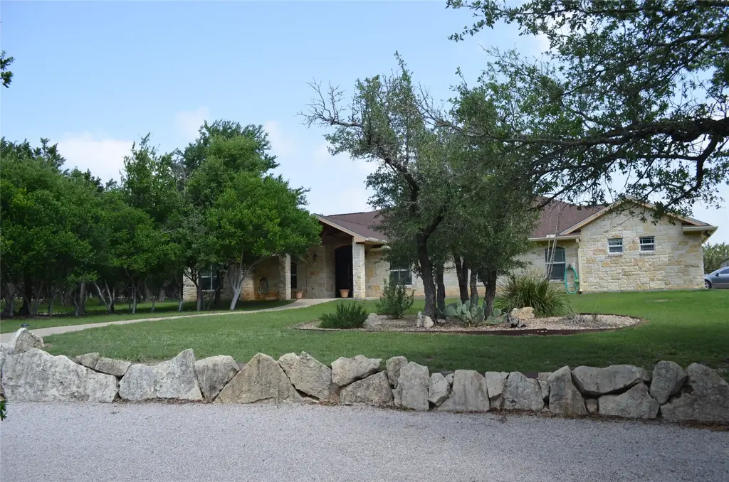 3803 County Road 1020 Road, Lampasas
