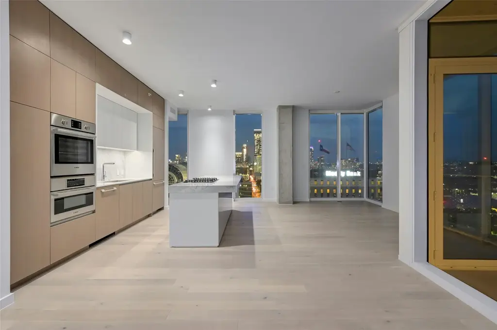 313 W 17th Street 2105, Austin