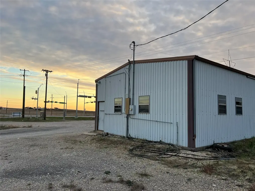 14201 S State Highway 95, Coupland
