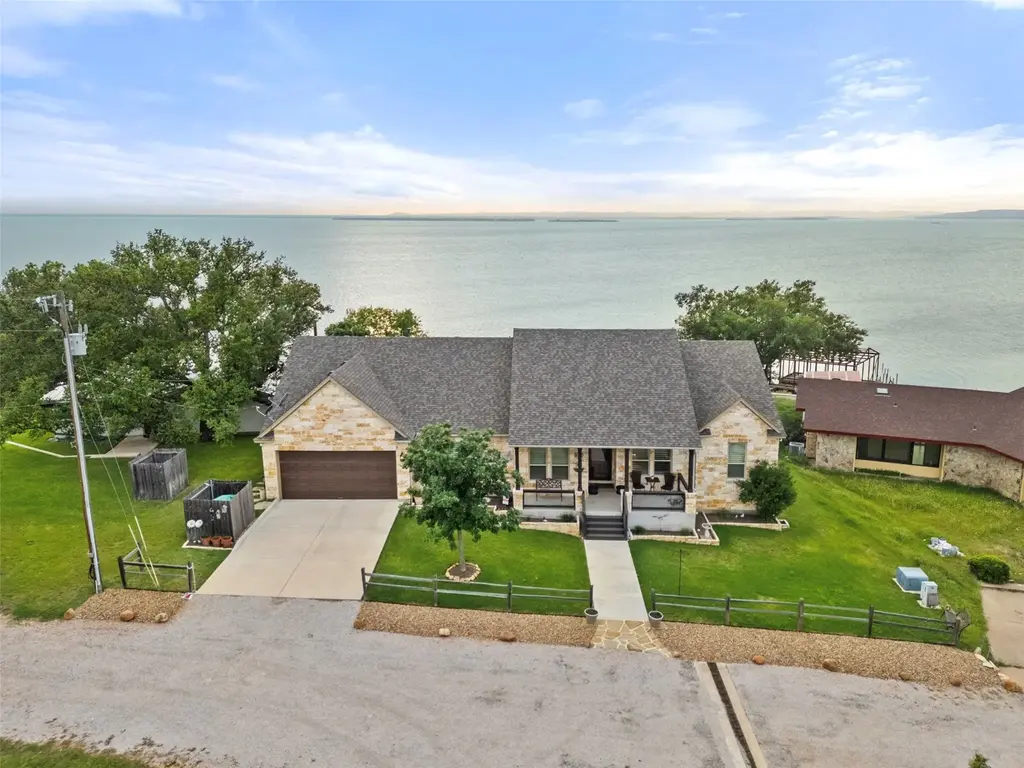 207 Emeralds Drive, Burnet