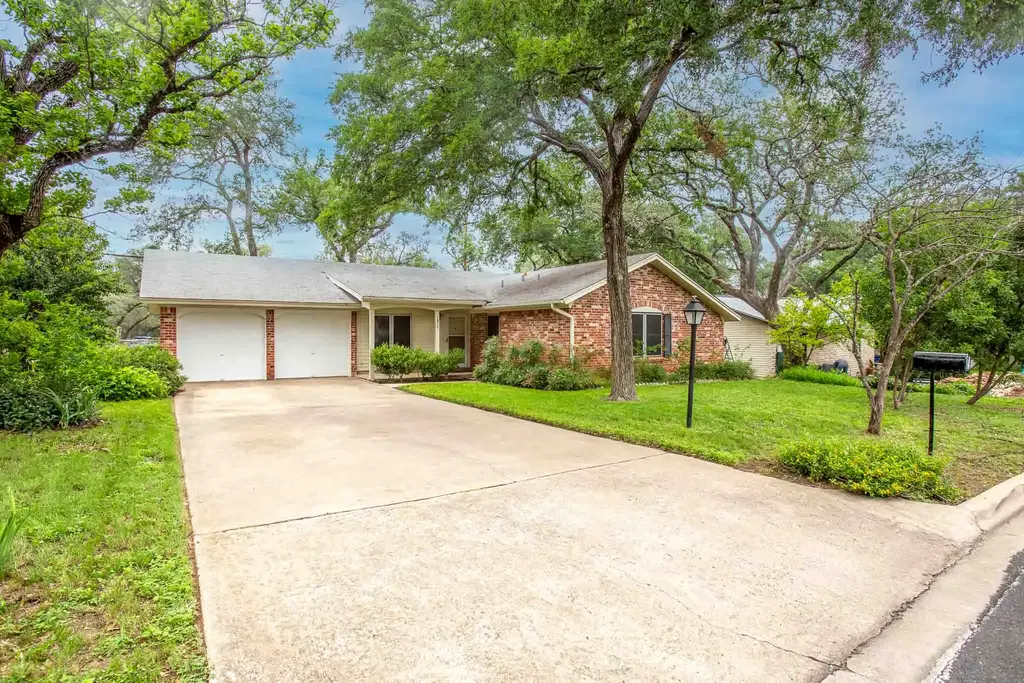 1912 Parkside Lane, Austin