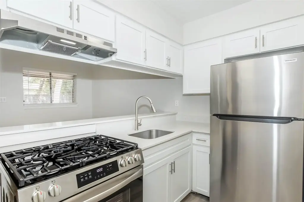 609 E 45th Street 104, Austin