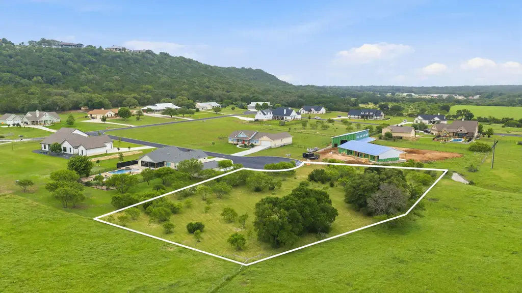 104 Round Up Circle, Burnet