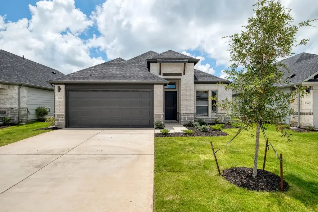 108 Malibu, Hutto