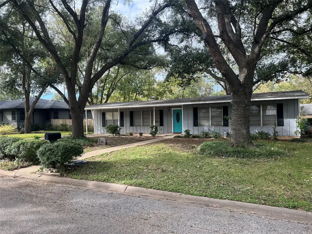 908 Gilmore Street, Taylor