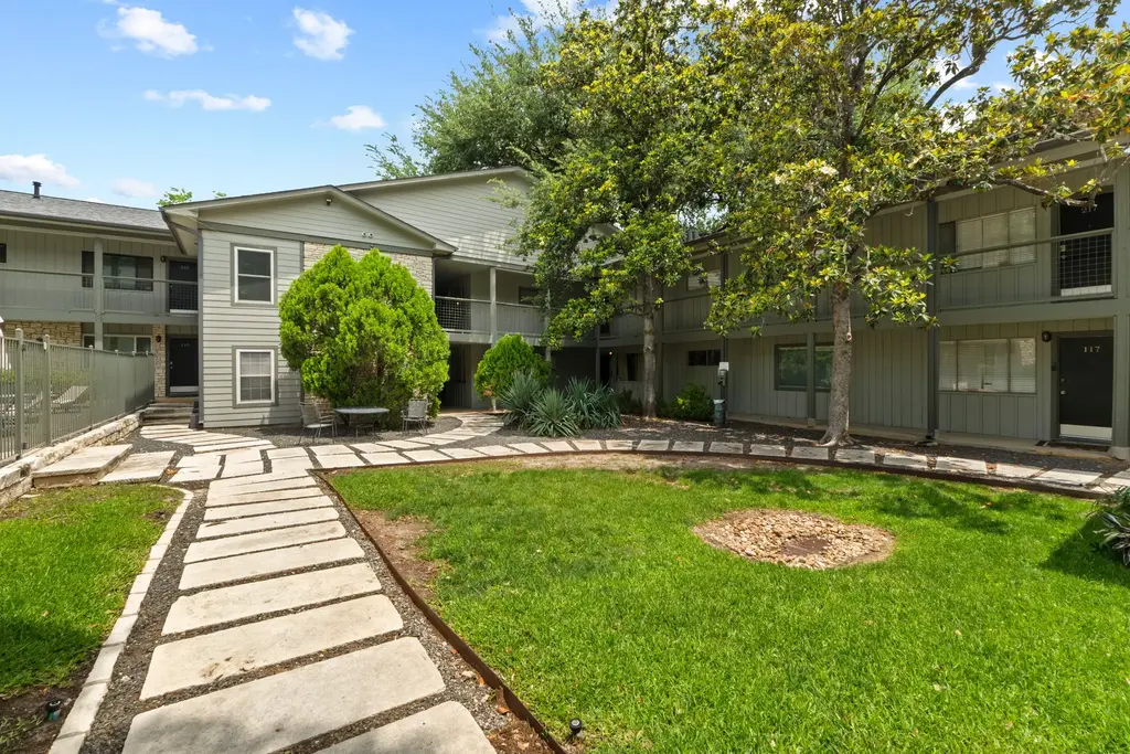 2303 East Side Drive 211, Austin