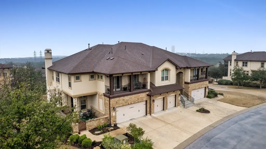 167 Roberto Drive 15b, Lakeway