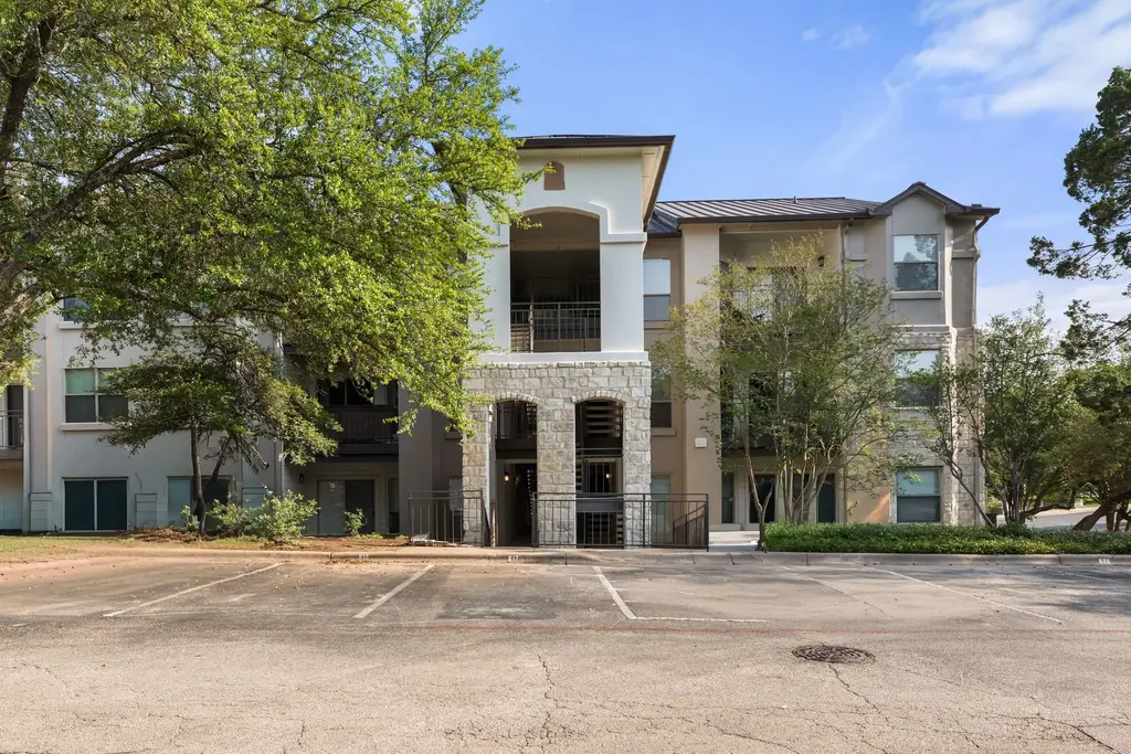 6000 Shepherd Mountain Cove 219, Austin